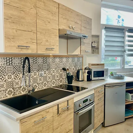 Cosy Hyper-centre 70m2 דירה *
